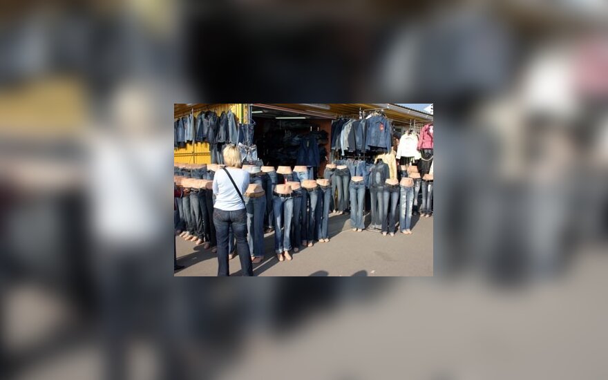 Sumažėjus pirkėjų srautui, kovai dėl rinkos Gariūnai pasitelkė reklamą