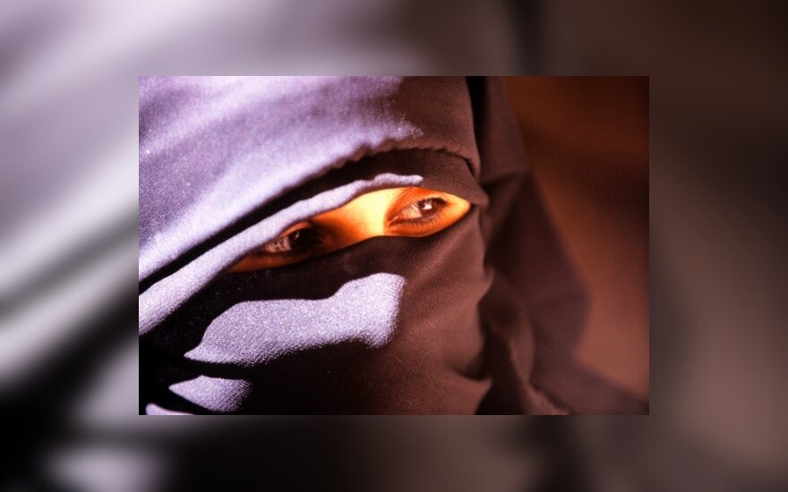 Olandai planuoja uždrausti burkas ir mažinti musulmonų imigraciją