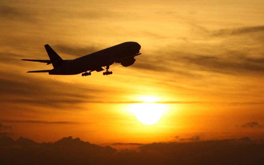 Skrydžių ištroškę keliautojai vos per 10 minučių išpirko kelis šimtus kainavusius lėktuvo bilietus „į niekur“