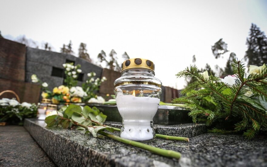 Vilniuje vienoje kapo duobėje palaidotos 62 urnos su palaikais