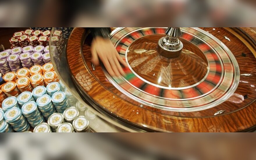 Ekspertai: didesni mokesčiai loterijoms skatins azartinius lošimus