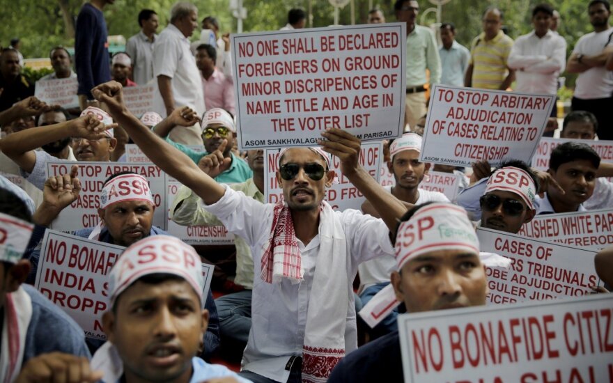 Bangladeše – policijos ir protestuotojų susirėmimai, skelbiama apie sužeistuosius