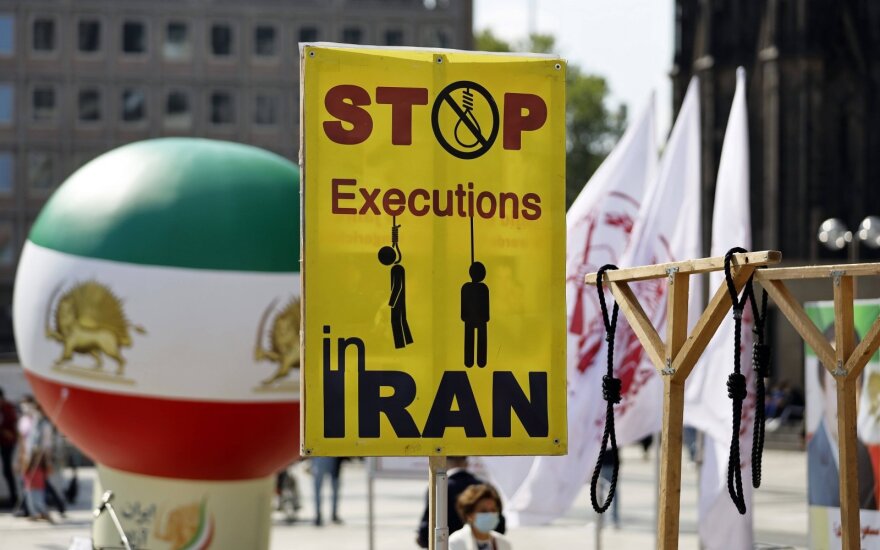 Iranas įvykdė mirties bausmę vyrui, kuris nusikaltimo metu buvo nepilnametis