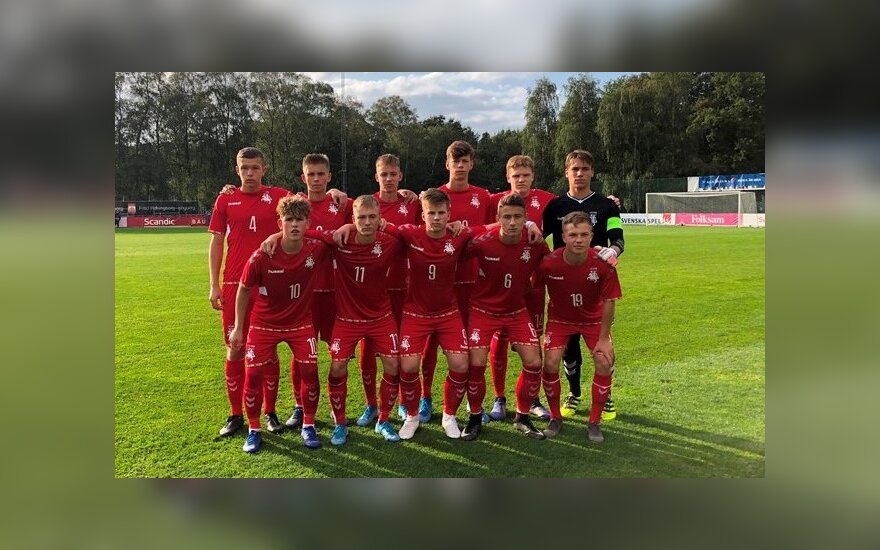 Lietuvos vaikinų futbolo rinktinė beviltiškai pralaimėjo Danijai
