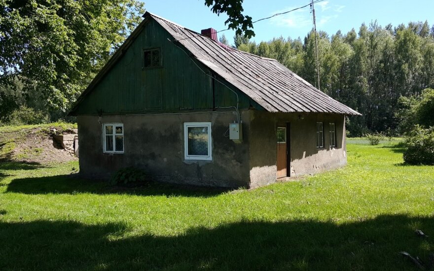 Surogatinio alkoholio giltinė perėjo per Lumpėnų kaimą – trys lavonai