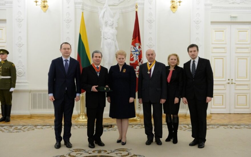 Dalia Grybauskaitė Vasario 16-osios proga įteikė valstybės apdovanojimus  
