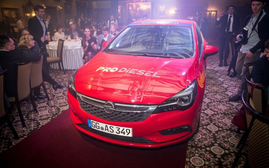 „Metų automobilis 2016“ – „Opel Astra“
