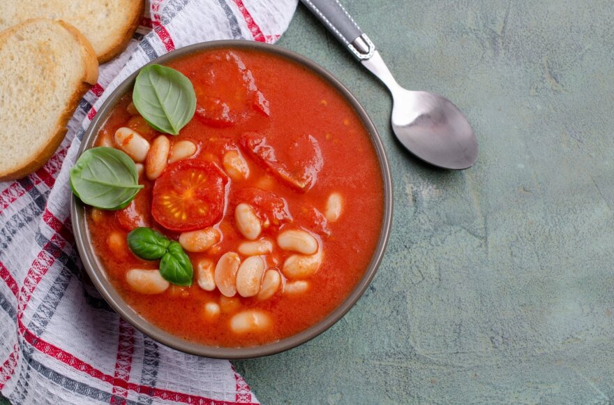 Trinta pomidorų sriuba su pupelėmis – tiks mėgstantiems aštresnį skonį