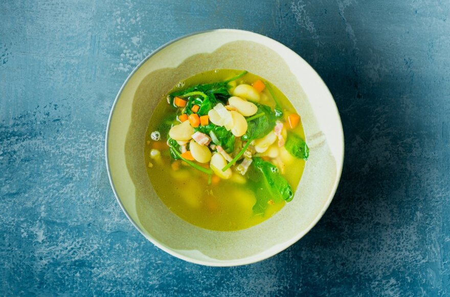 Pupelių sriuba su špinatais – labai maistinga