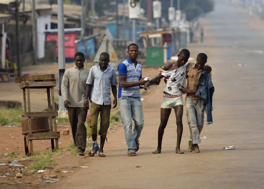 Dviems Afrikos Salims Gresia Masinės Zudynės Bei Genocidas Delfi