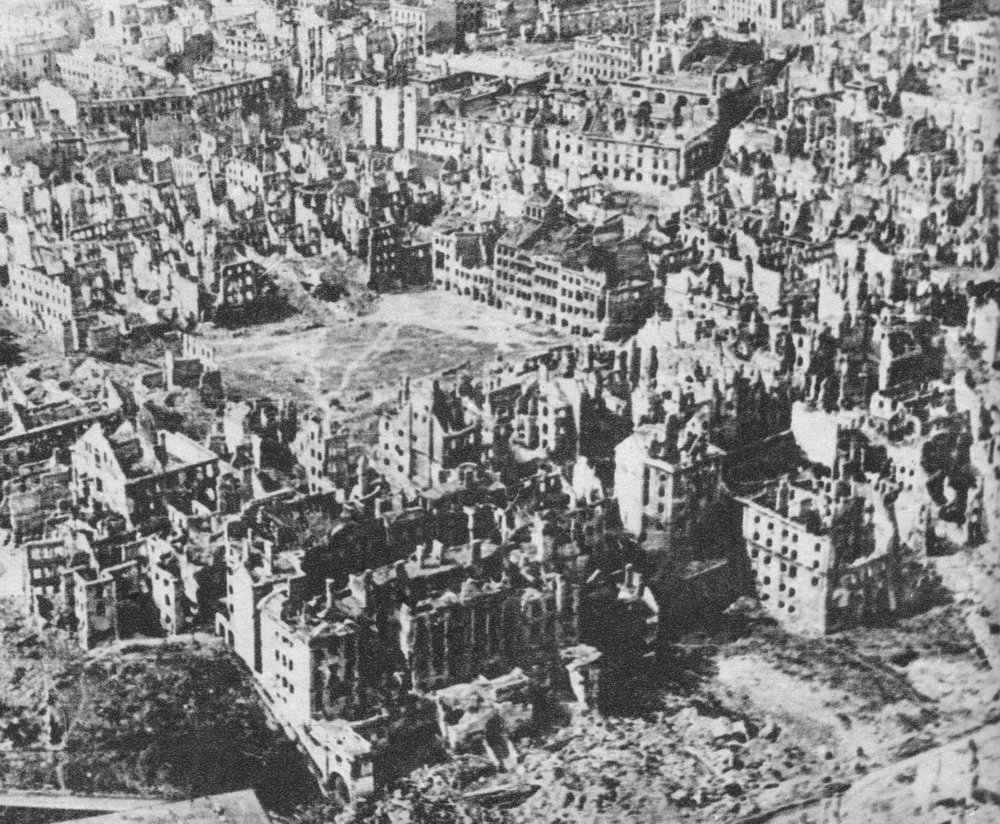 Varšuvos senamiestis, sunaikintas nacių, 1945 m. sausis