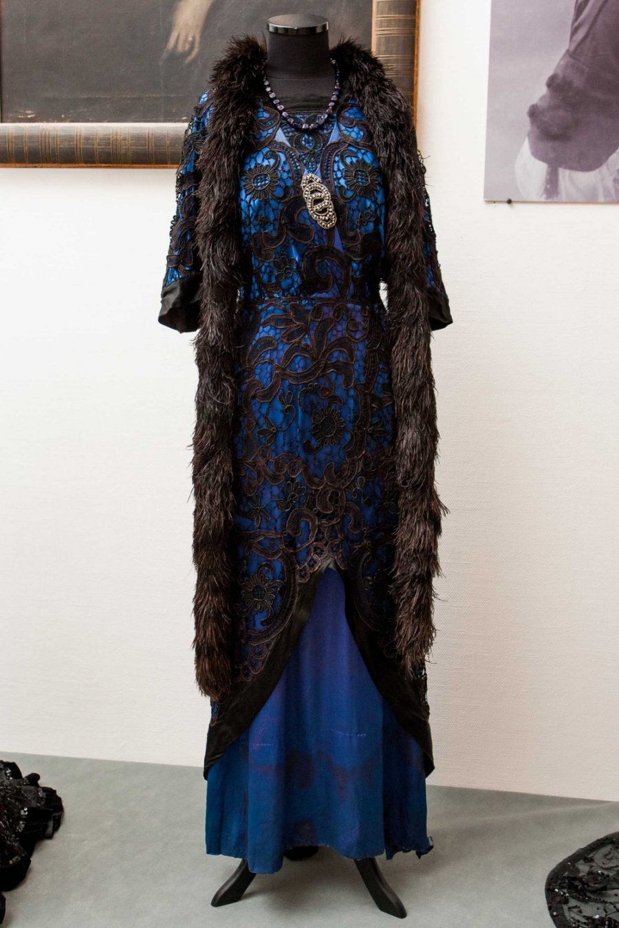 Naujoje A Vasiljevo Parodoje Nuostabios Senovinės Suknelės Ir Aksesuarai Delfi Gyvenimas