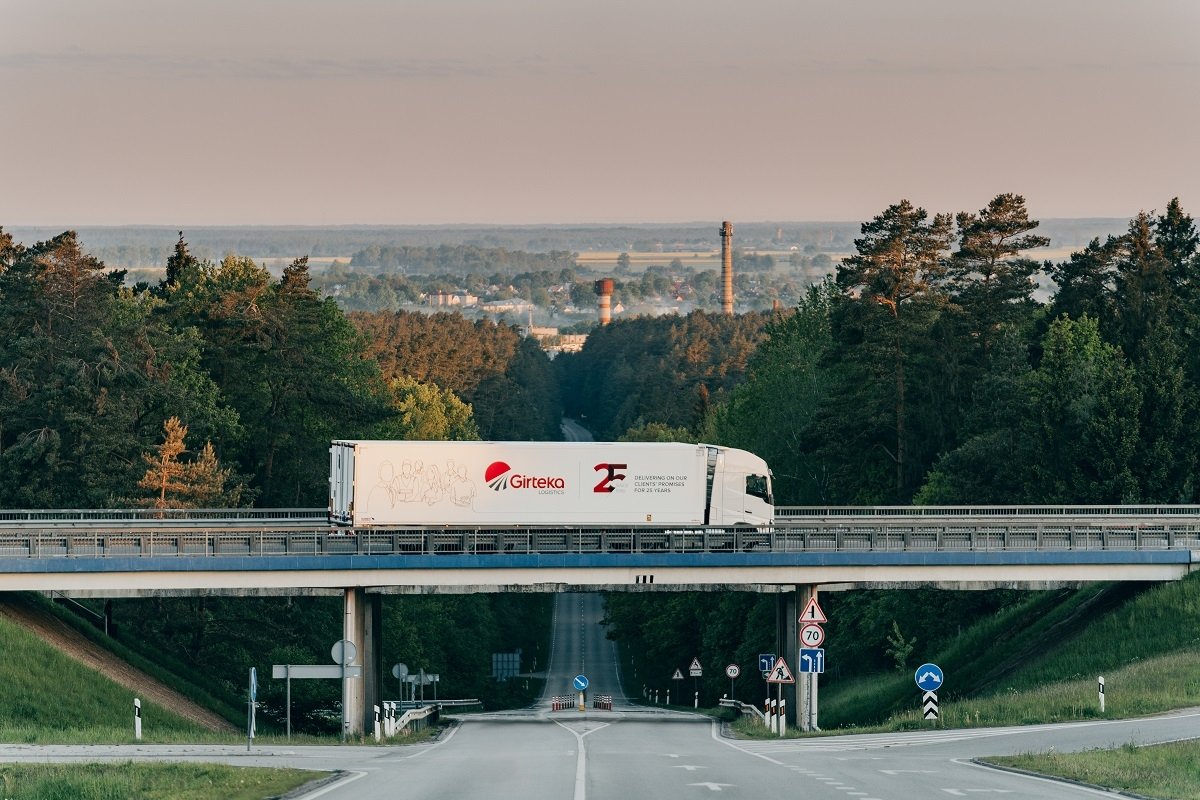 Przewoźnicy dotrzymują obietnic przeprowadzki do Polski: Girteka utworzy tam swoją największą bazę transportową
