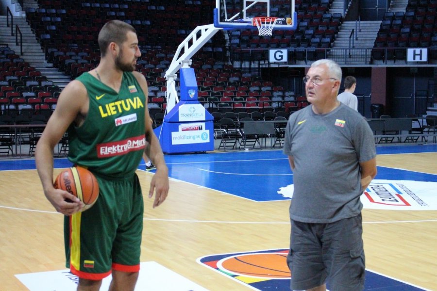 jonas valanciunas shirtless