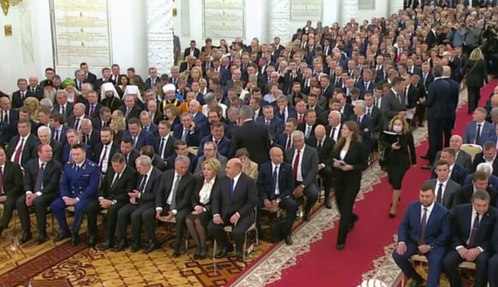 Решение одобрено торжественная церемония. Торжественное подписание в Кремле. Выступление Путина в Георгиевском зале 30 сентября.