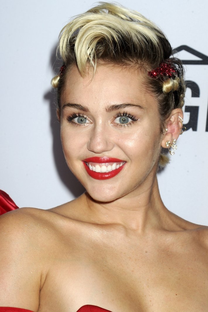 Miley Cyrus Nude Teen Pic