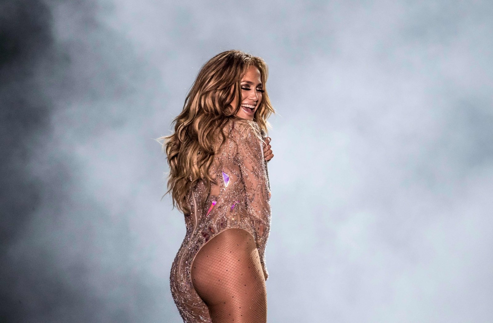 Naujo filmo anonse Jennifer Lopez demonstruoja nepriekaištingą figūrą ir va...