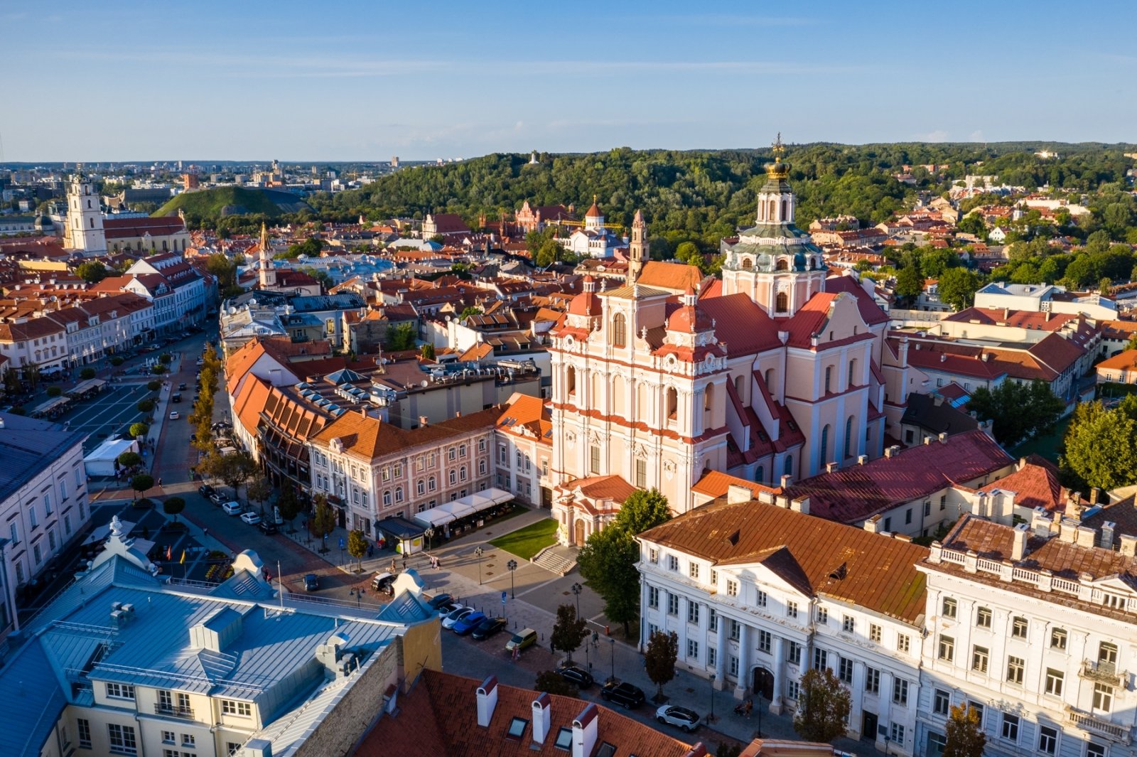 Три столицы" Литвы с молодёжью из Беларуси: изюминка - старое соседствует с новым - RU.DELFI