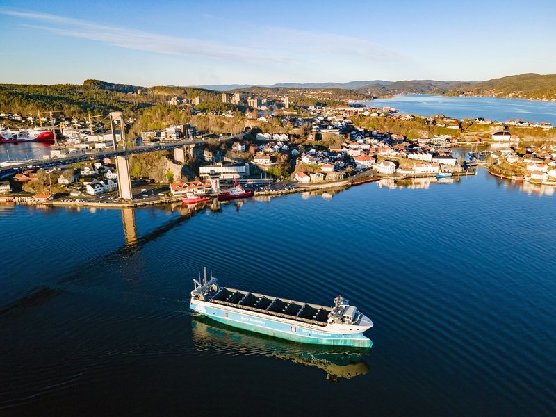 Verdens første autonome containerskip levert til Norge